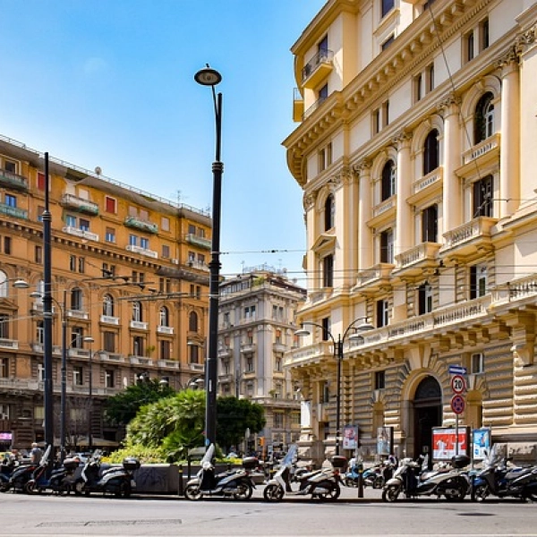 Arrivée Ã  NAPLES - voyage scolaire en Europe